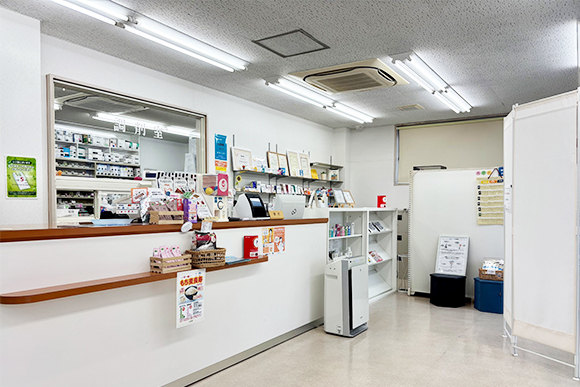よつば薬局　内観
